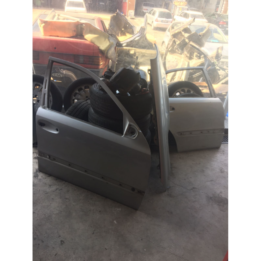 TÜM MERCEDES OTOMOBİLLERİN W124-W201-W204-W203-W211-W205-W212-W140-W126-W207-W208-W209-W202-W129-W21
