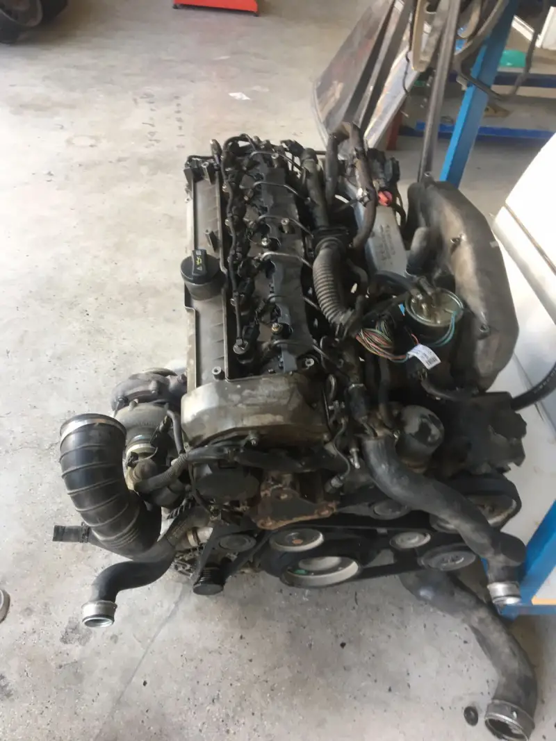 Tüm Mercedes Otomobillerin 112 / 271/ 272 / 274 / 111 / 102 / 103 / 104 / 611 / 612 / 613 / 647 / 64