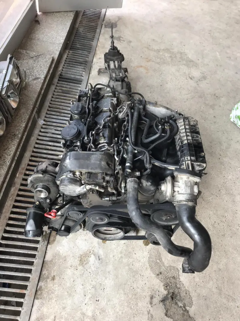 Tüm Mercedes Otomobillerin 112 / 271/ 272 / 274 / 111 / 102 / 103 / 104 / 611 / 612 / 613 / 647 / 64