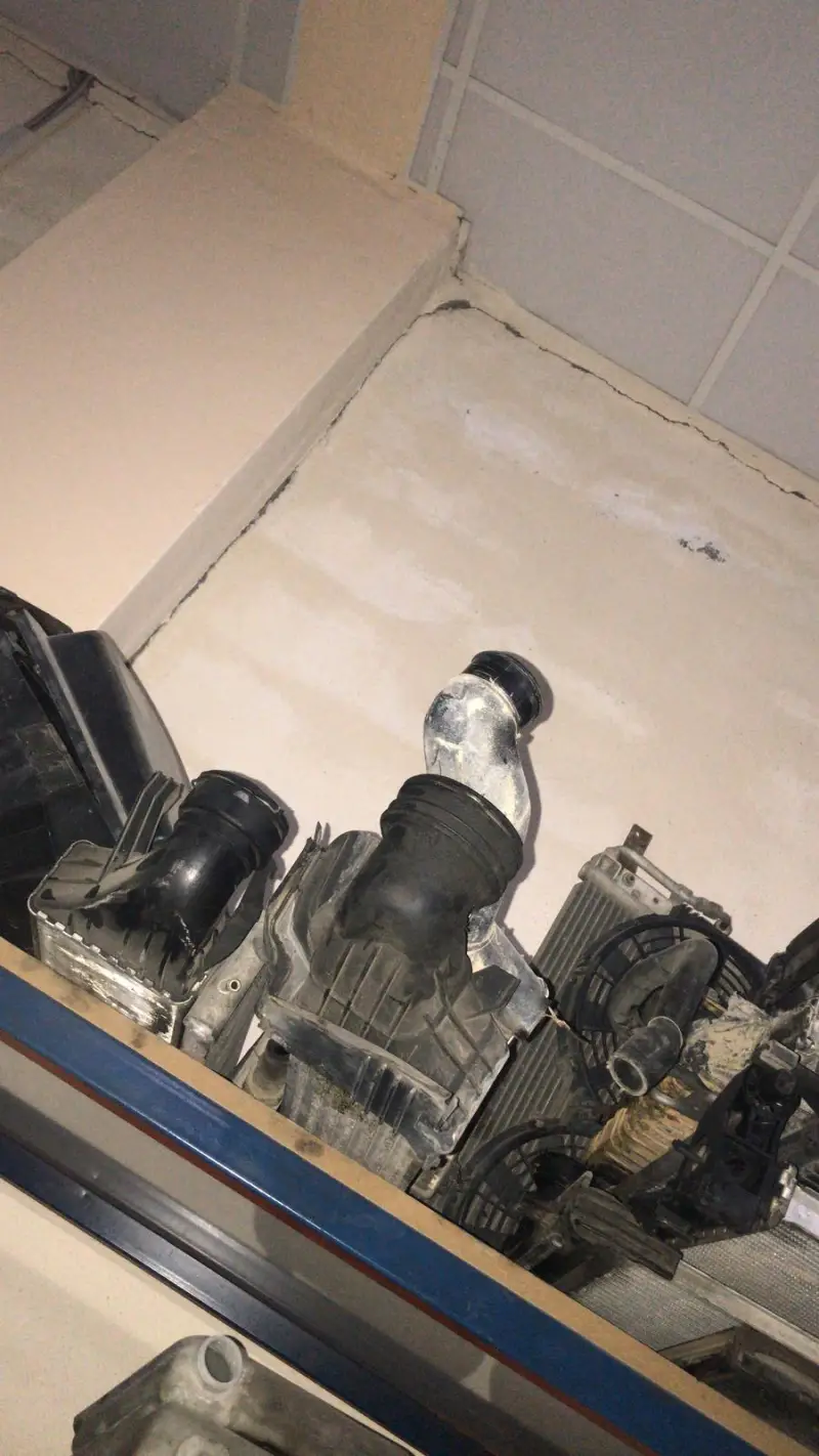 Tüm Mercedes Otomobillerin 111 / 112 / 102 / 103 / 104 / 611 / 612 / 613 / 647 / 648 / 642 / 601 / 6